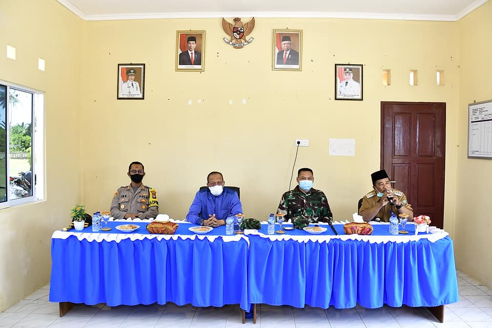 You are currently viewing Bupati Natuna Tinjau Penanganan Covid-19 di Pulau Laut