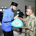Sambangi Tiga Kecamatan, Bupati Natuna Serahkan Bantuan Kepedulian Covid-19