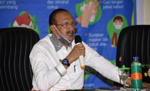 Read more about the article Satgas Covid 19 Serahkan Bantuan Pangan Dan Alat Medis Di Bunguran Tengah