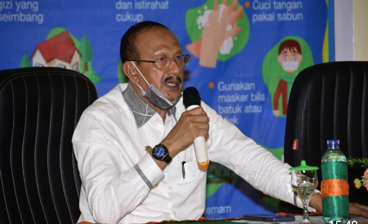 You are currently viewing Satgas Covid 19 Serahkan Bantuan Pangan Dan Alat Medis Di Bunguran Tengah