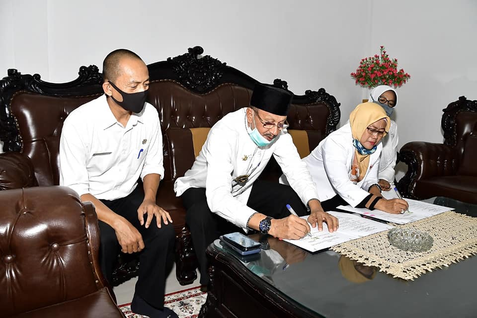 You are currently viewing Bupati Natuna Tandatangani NPHD untuk PMI Kabupaten Natuna