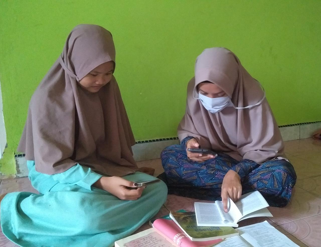 You are currently viewing Tahun Ajaran Baru, Siswa SMA Natuna Tetap Belajar Online