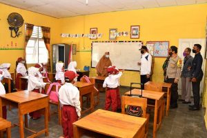 Read more about the article Bupati Natuna Pantau Hari Perdana Proses Belajar Tatap Muka