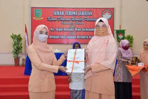 Read more about the article Nurhayati Hamid Rizal Hadiri Sertijab DWP Kabupaten Natuna