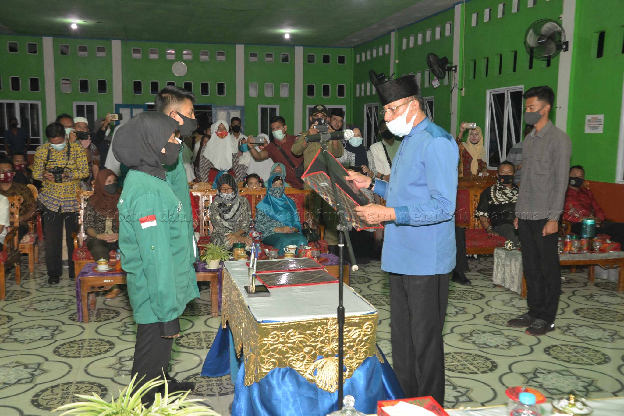 You are currently viewing Berkunjung ke Pulau Serasan, Bupati Natuna Kukuhkan Forum Anak Periode 2020-2022