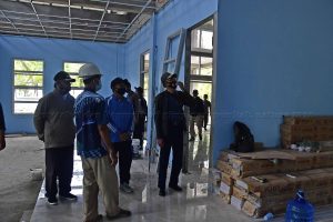 Read more about the article Sambangi Pulau Midai, Bupati Natuna Tinjau Progres Pembangunan Kantor Suak Midai