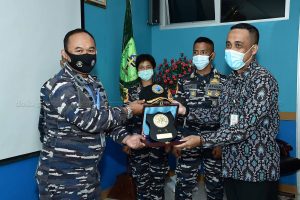 Read more about the article Pemda Natuna Sambut Silahturahmi Dansatgas Operasi Bima Suci di Pulau Terluar