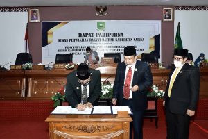 Read more about the article Bupati Hamid Rizal Hadiri Rapat Paripurna Pandangan Akhir Fraksi DPRD Natuna