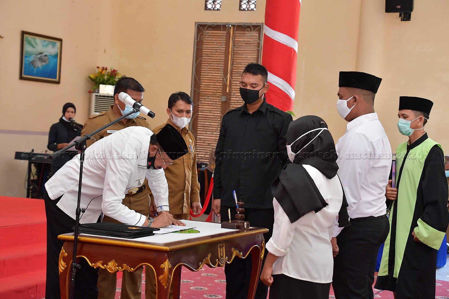 You are currently viewing Bupati Natuna Lantik Badan Permusyawaratan Desa se-Natuna