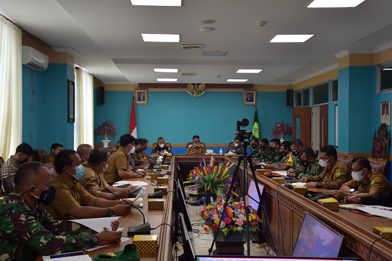 You are currently viewing Bupati Natuna Pimpin Rapat Pembentukan Panitia HUT Kemerdekaan RI Ke – 76.