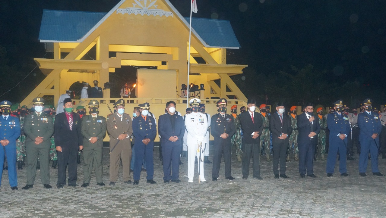 You are currently viewing Malam Renungan Suci Ketua DPRD Ajak Generasi Natuna Hargai Jasa Pahlawan
