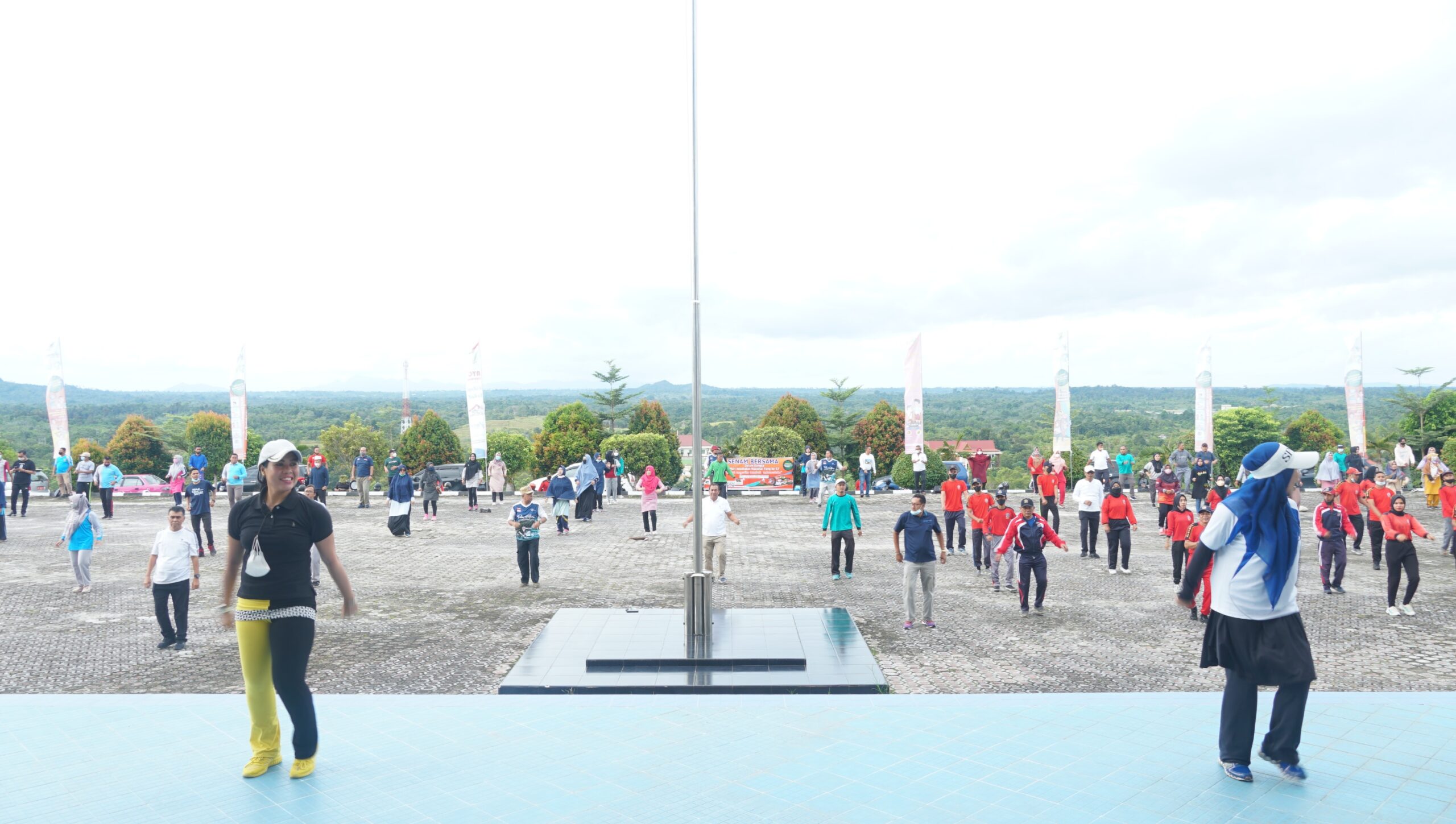 You are currently viewing Peringati HKN, Pemda Natuna Gelar Senam Bersama