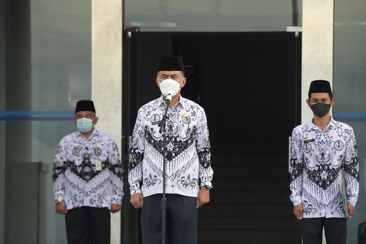 You are currently viewing Wan Siswandi Mengapresisasi Pemerintah Daerah yang telah menghargai jasa Guru