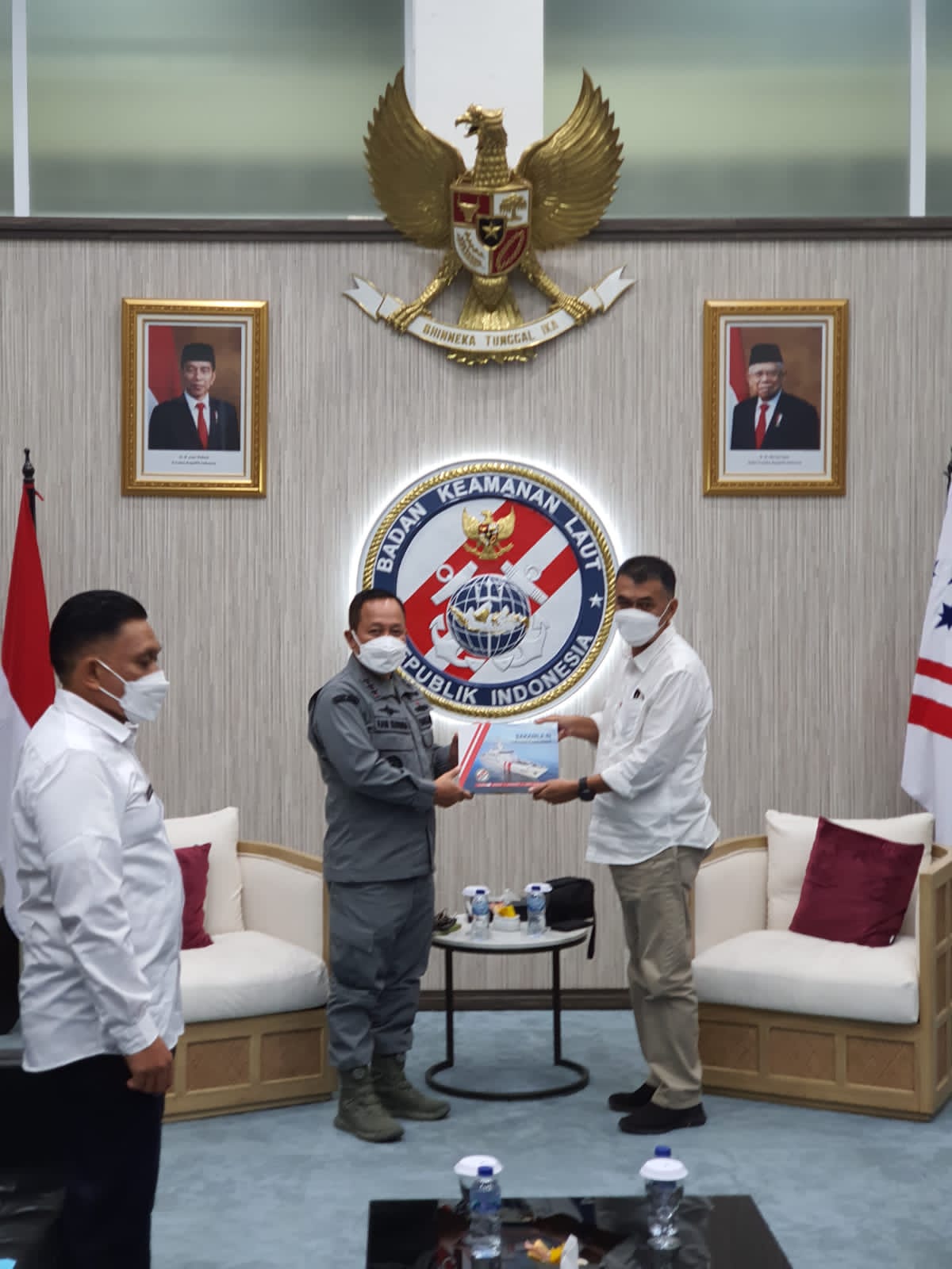 You are currently viewing Prioritas Anak Daerah Menjadi Bagian Dari Bakamla RI Dan Memberikan Rasa Aman Untuk Nelayan Lokal, Ini Perjuangan Bupati Natuna