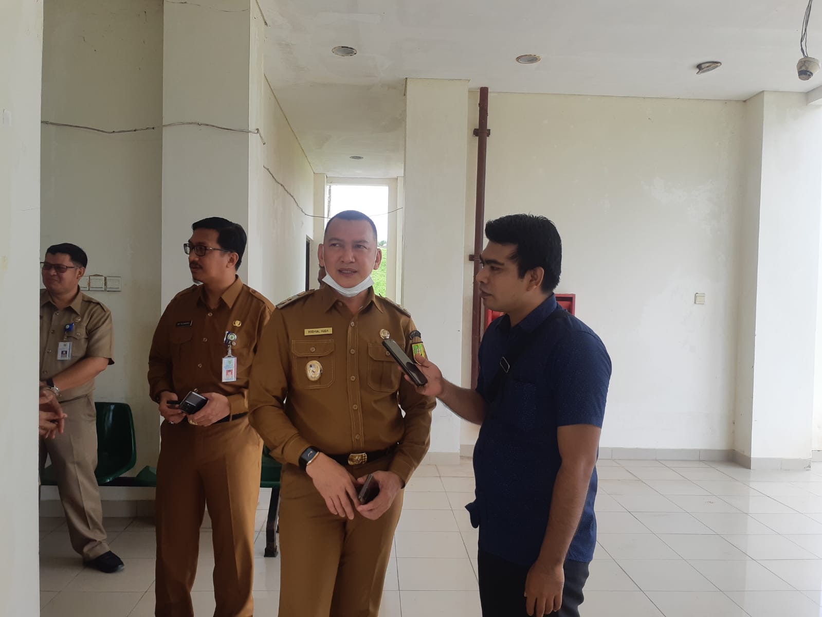 You are currently viewing Ini Pesan Wakil Bupati Natuna Saat Kontrol Persiapan Dinas Sebagai Pelayanan Publik Masyarakat