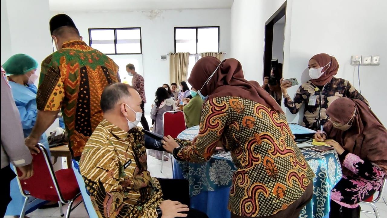 You are currently viewing Launching Vaksinasi Booster Serentak, Pemda Natuna Himbau Masyarakat Segera Vaksin