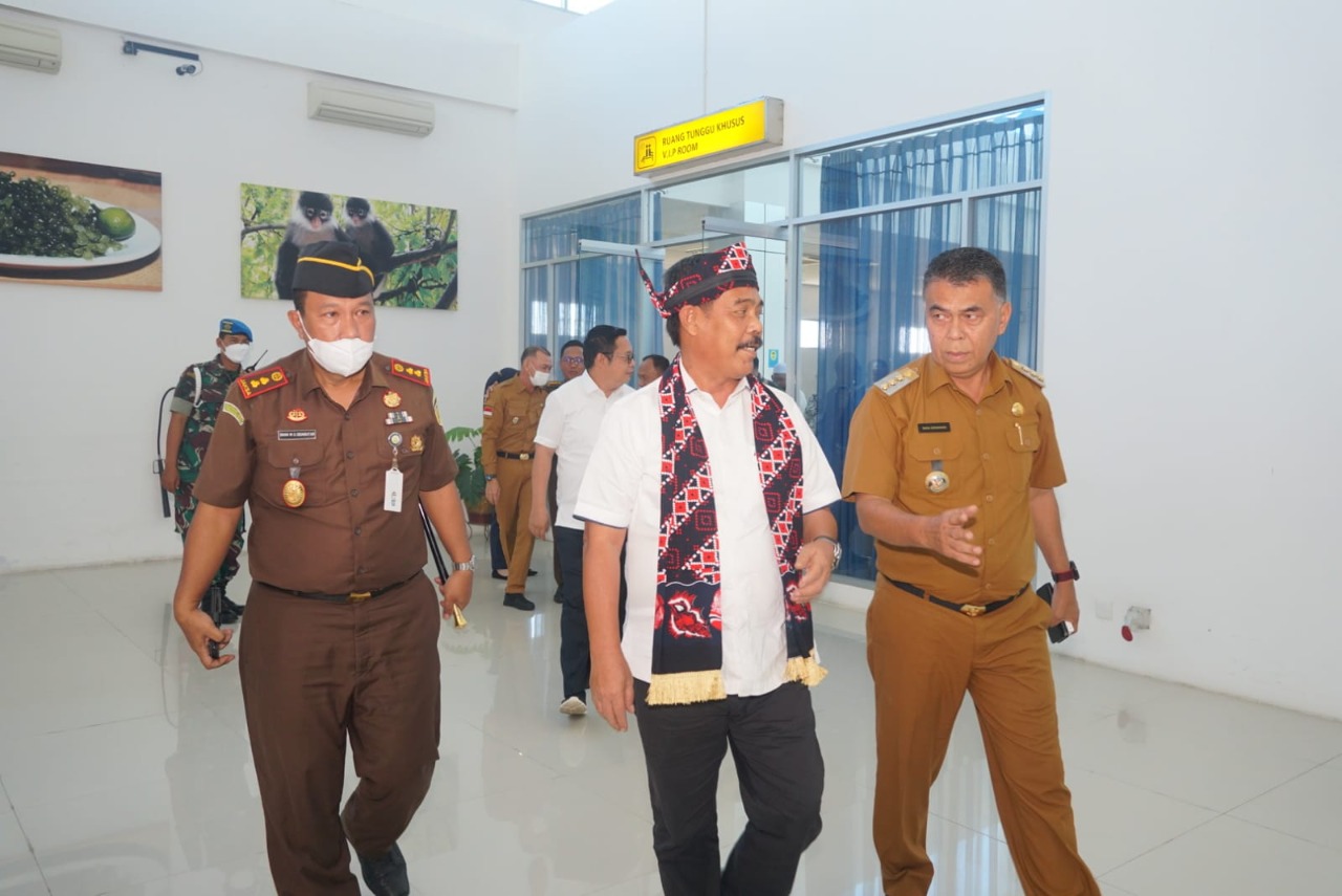 You are currently viewing Bupati Natuna Hadiri Acara Sosialisasi Pendekatan Restorative Justice Bersama KAJATI Kepulauan Riau.