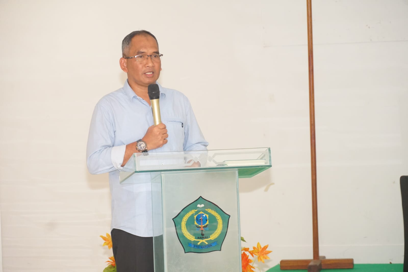 You are currently viewing Asisten l  Hadiri Acara Temu Alumni STAI Natuna Lintas Generasi.