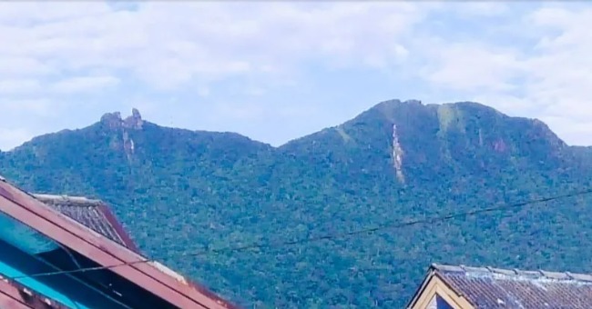 You are currently viewing Bahaya Potensi Banjir dan Longsor Gunung Ranai, BPBD Natuna Imbau Masyarakat Untuk Waspada.