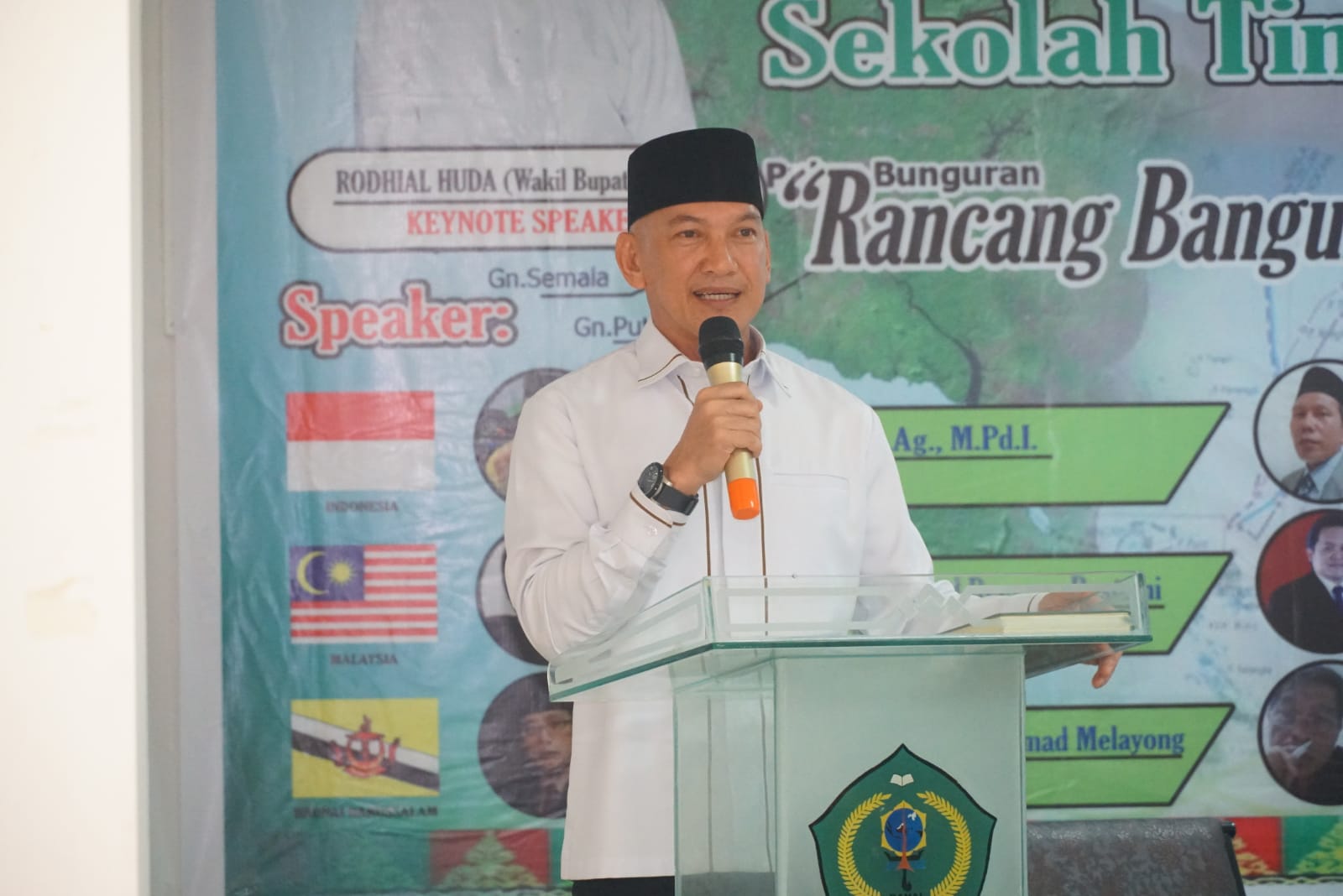 You are currently viewing Secara Resmi Wakil Bupati Natuna Buka Seminar Internasional Sekolah Tinggi Agama Islam Natuna.