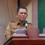 Gubernur Ansar Serahkan Bantuan Pertanian Kepada Kelompok Tani.