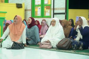 Read more about the article Gubernur Kepri, Gelar silaturahmi Bersama Masyarakat Pulau Tiga di Desa Sabang Mawang.