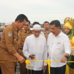 Gubernur Kepulauan Riau  Resmikan Dermaga Apung ( Ponton HDPE) Pelabuhan Sedanau.