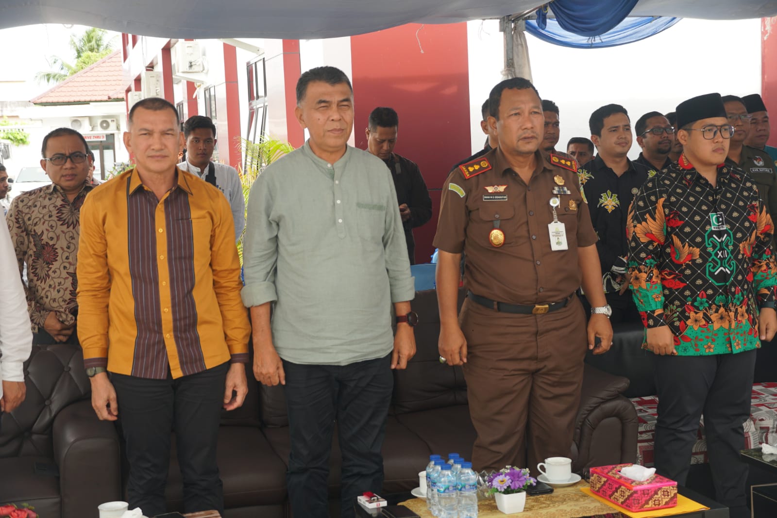 You are currently viewing Bupati Bersama Kajari Natuna Resmikan Kantor Pengacara Negara