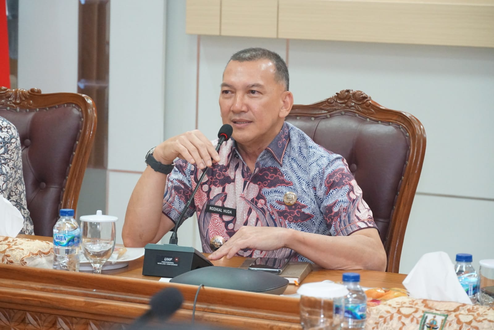 You are currently viewing Diskusi Bersama Tenaga Ahli Utama KSP RI: Wabup Natuna Usul Natuna Jadi Kawasan Ekonomi Maritim