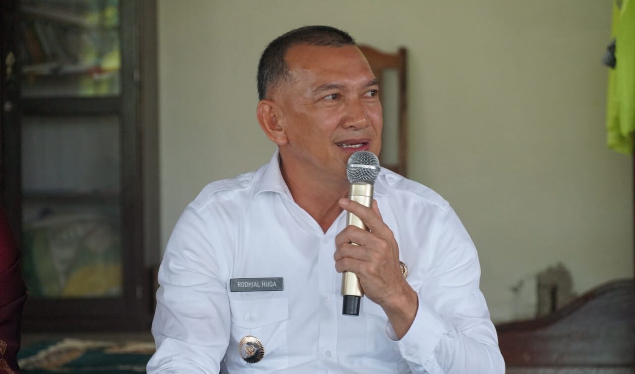 You are currently viewing Wakil Bupati Natuna Sambangi Desa Batu Berian Dalam Kunjungan Kerja di Kecamatan Serasan