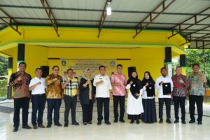 Read more about the article Dampingi Kunjungan Gubernur, Bupati Natuna : Kami Perjuangkan Anak Natuna Dapat Beasiwa