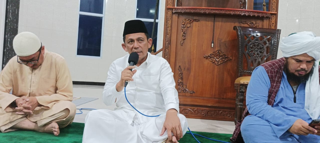 You are currently viewing Safari Subuh, Gubernur Kepri Sambangi Masjid Ibnu Salim Ranai Darat