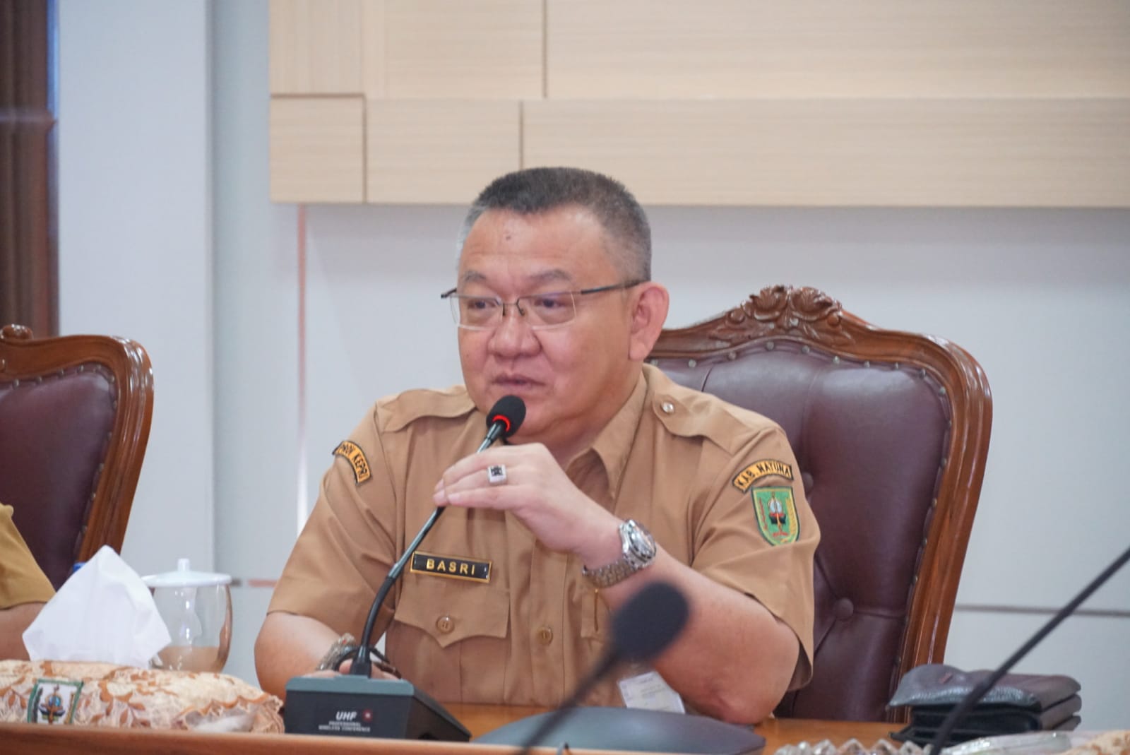 You are currently viewing Asisten II Bidang Perekonomian  Pimpin FGD Rancangan Perda Pajak Daerah dan Retribusi Daerah