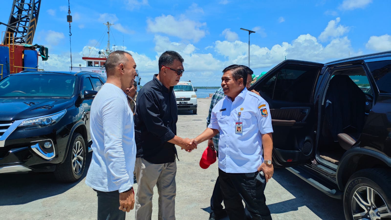 You are currently viewing Bupati Natuna Sambut Kedatangan Sekretaris Jenderal Kementerian Dalam Negeri