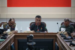 Read more about the article Bupati Natuna Pimpin Rapat Khusus Pengkajian Pasca Bencana (JITUPASNA) Longsor Serasan