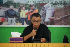 Read more about the article Pemda Natuna Serahkan Secara Langsung Donasi Untuk Korban Bencana Serasan