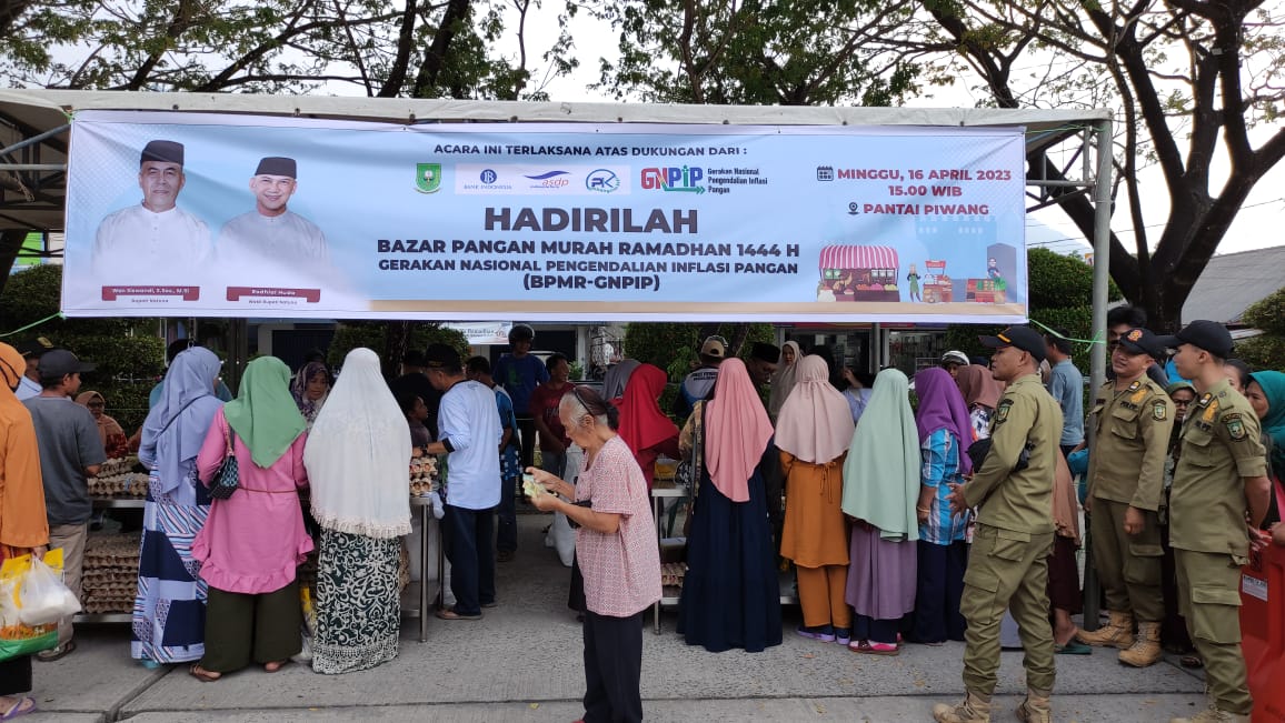 You are currently viewing Penuhi Kebutuhan Hari Raya, Pemerintah Kabupaten Natuna Gelar Bazar Pangan Murah Ramadhan 1444 H