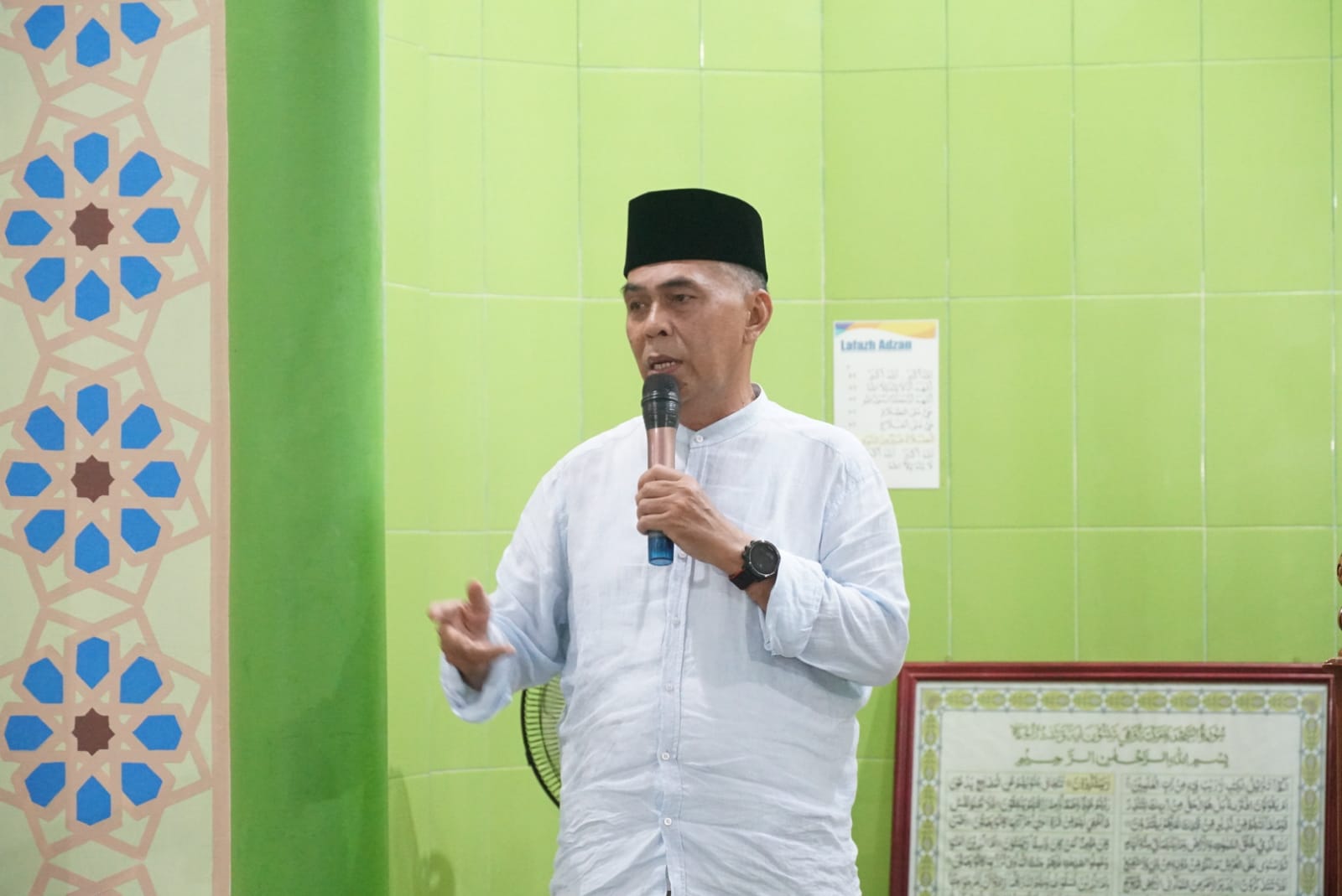 You are currently viewing Safari Ramadhan ke Masjid Al-Furqon Kecamatan Serasan, Bupati Natuna Ajak Jama’ah memuliakan Orang Tua