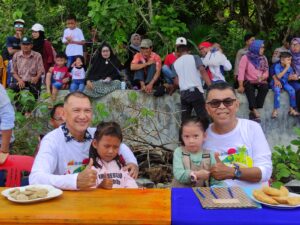 Read more about the article Bupati Dan Wakil  Bupati Natuna Hadiri Festival  Pase Maqhos, Pulau Sedanau