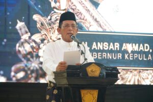 Read more about the article Asisten I Bidang Pemerintahan Hadiri Malam Ta’aruf STQH Ke X Provinsi Kepualaun Riau