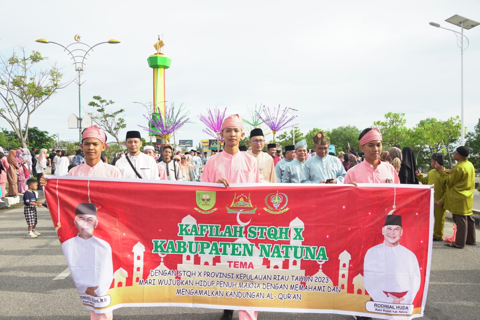 You are currently viewing Bupati Natuna Hadiri Acara Pawai Ta’aruf STQH  Ke X Provinsi Kepulauan Riau