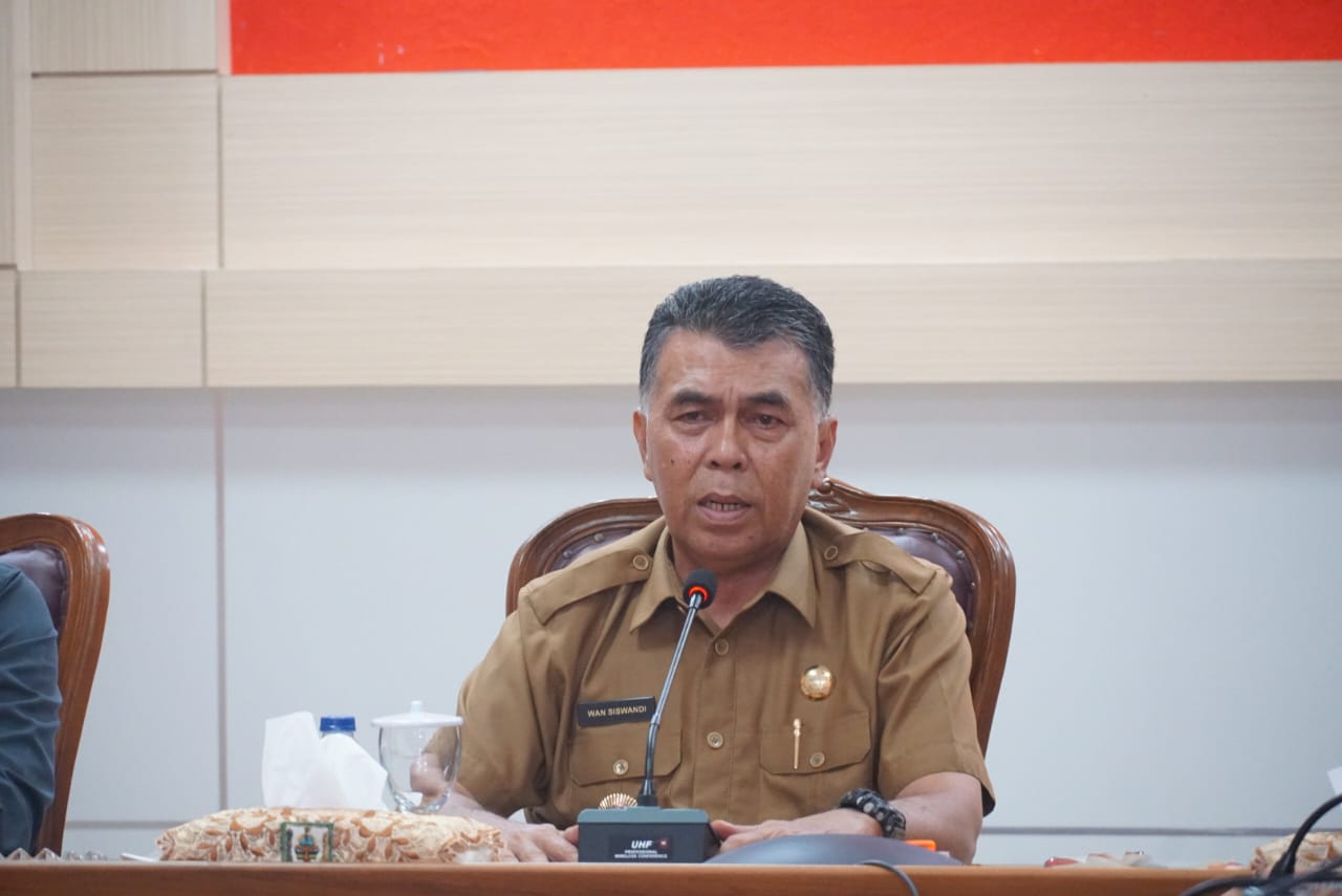 You are currently viewing Pimpin Rapat Monitoring Inflasi Daerah, Bupati Natuna Harap Tingkat Inflasi Stabil