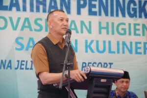 Read more about the article Tingkatkan Kompetensi Pelaku Usaha Kuliner Natuna, Dispar Gelar Pelatihan Peningkatan Inovasi dan Higienitas Sajian Kuliner