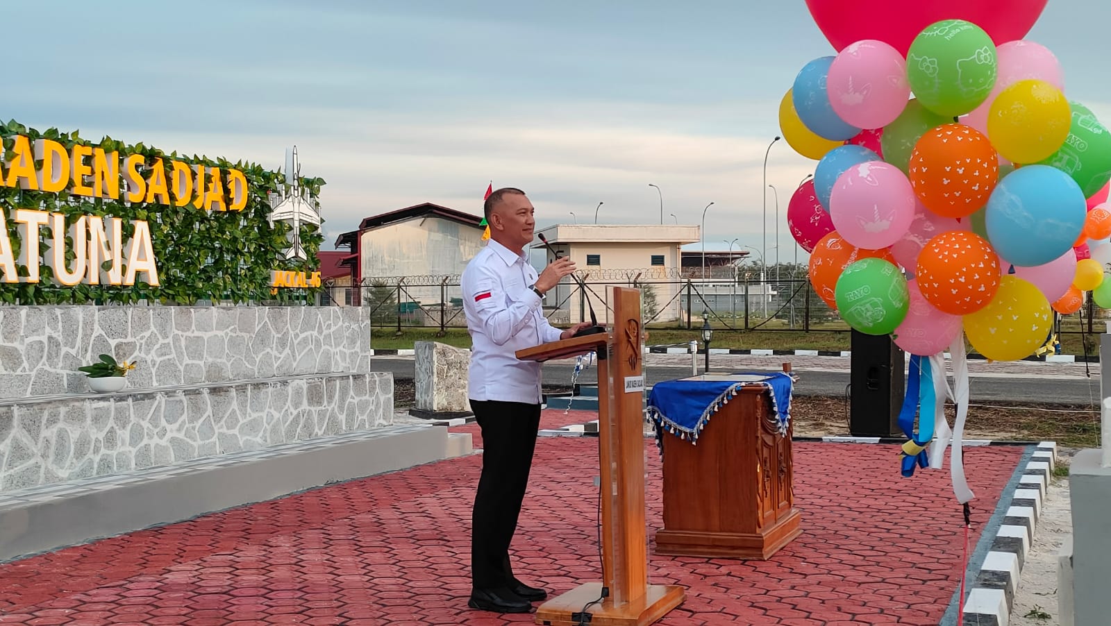 You are currently viewing Wakil Bupati Natuna Hadiri  Peresmian Monumen PesawatLanud Raden Sadjad Natuna