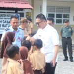 Sekda Natuna Bagikan Sarapan Merah Putih ‘Merawat Solidaritas Menjaga Soliditas Bangsa