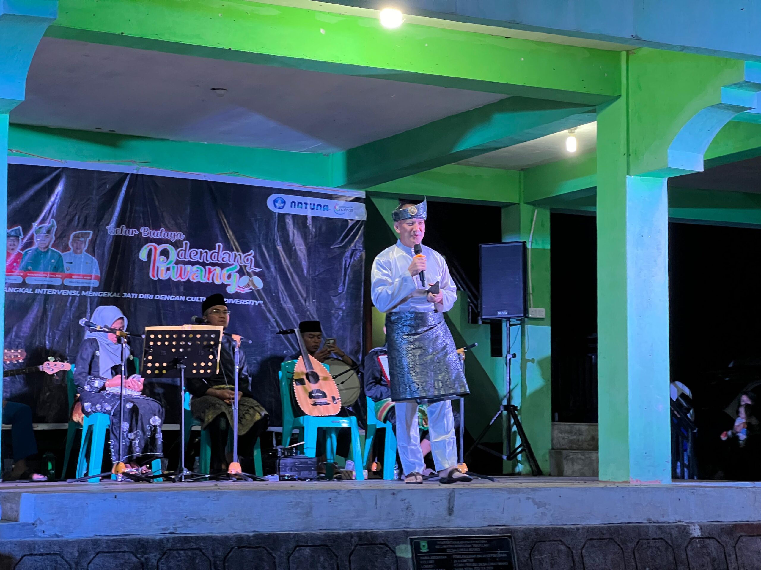 You are currently viewing Buka Gelar Budaya Dendang Piwang Desa Limau Manis, Wakil Bupati Natuna : Mari Lestarikan Budaya Melayu Sampai Ke Anak Cucu