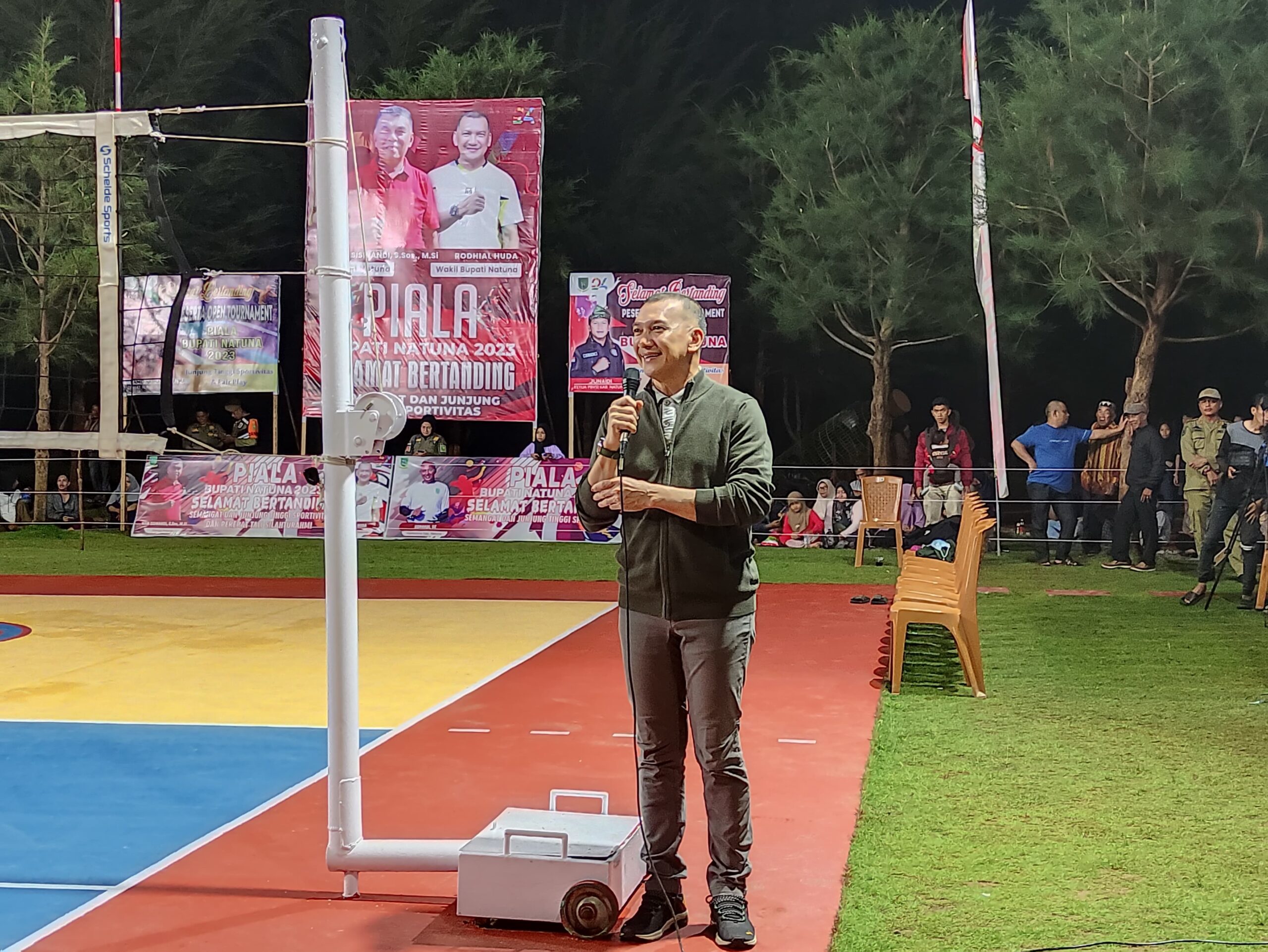 You are currently viewing Buka Turnamen Bola Voli Bupati Cup 2023, Wakil Bupati Natuna : Mari Junjung Tinggi Sportifitas