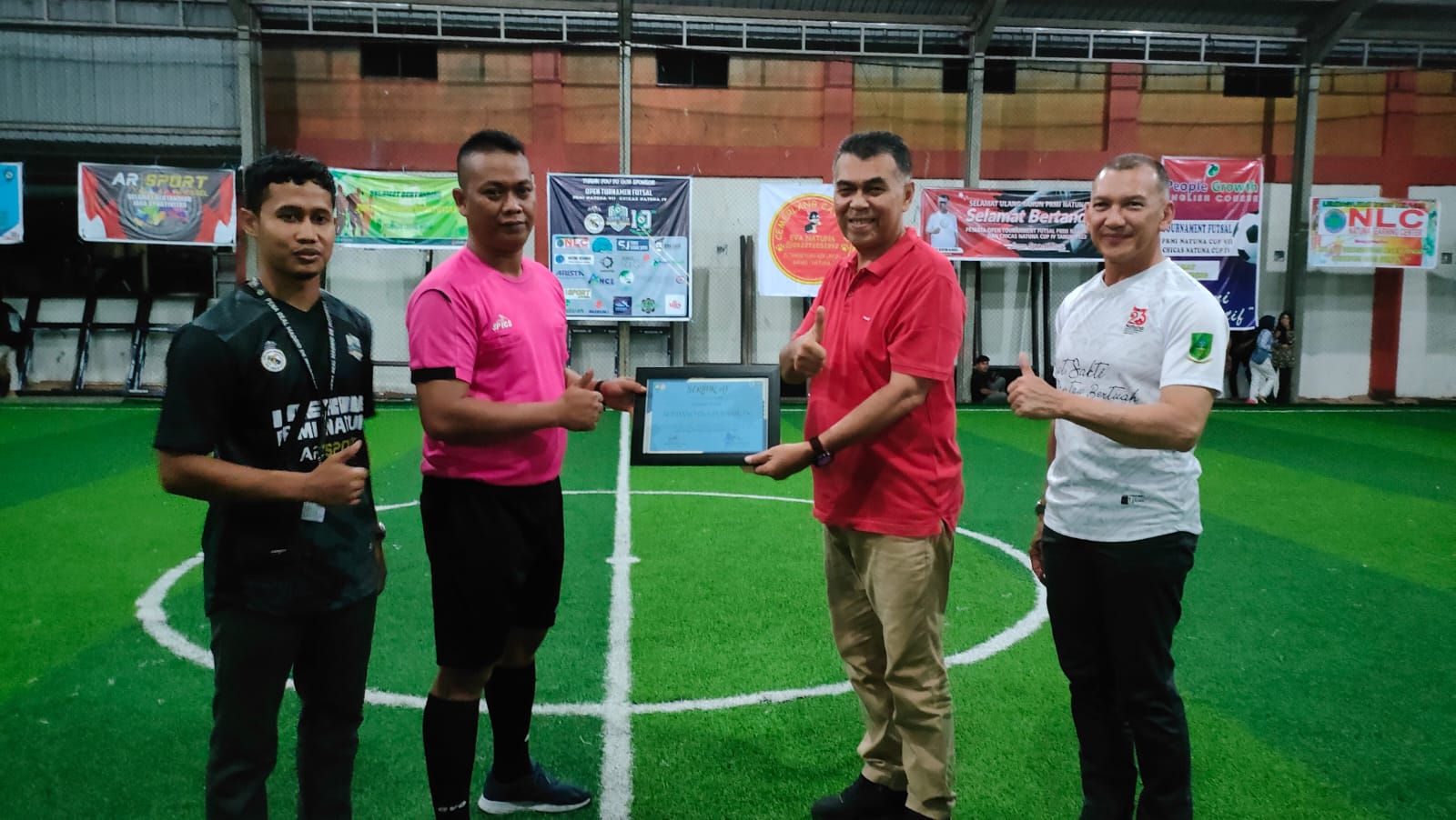 You are currently viewing Bupati Natuna Tutup Turnamen PRMI Natuna Cup 2023