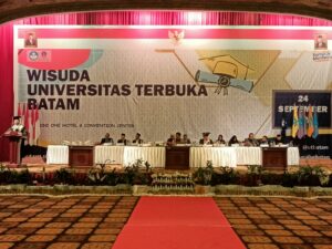 Read more about the article Bupati Natuna Menjadi Tamu Kehormatan Wisuda UT Batam Tahun 2023