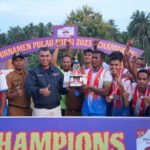 Bupati Natuna Resmi Tutup Turnamen Sepak Bola Pulau Midai Tahun 2023